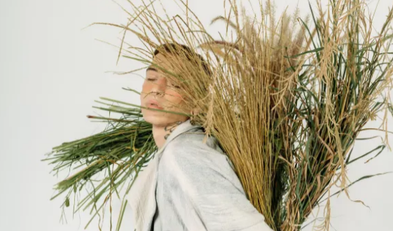 Lucía Chain: la diseñadora sustentable con fuerte impronta conceptual y ecológica