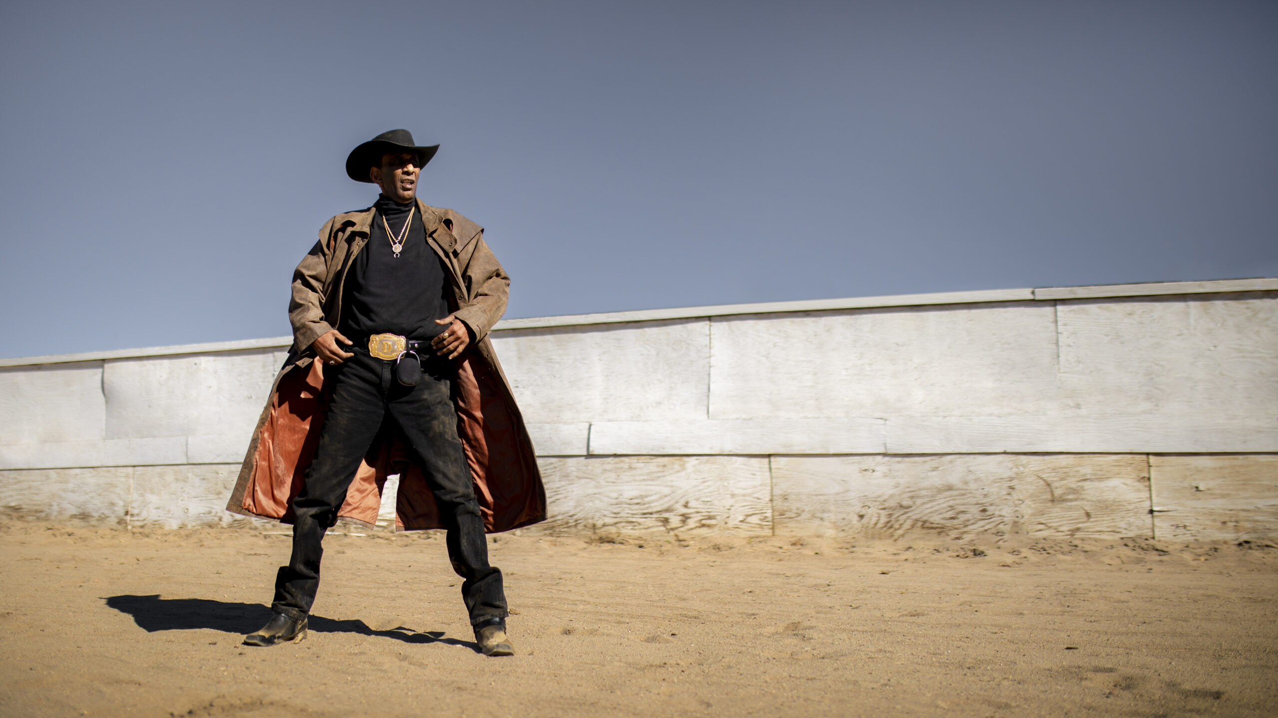 DISFRAZ REGIONAL. PURITANOS DEL CINTURÓN DEL SOL Y VAQUEROS URBANOS